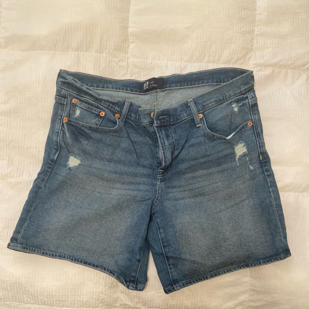 Shorts. Short and Bermuda